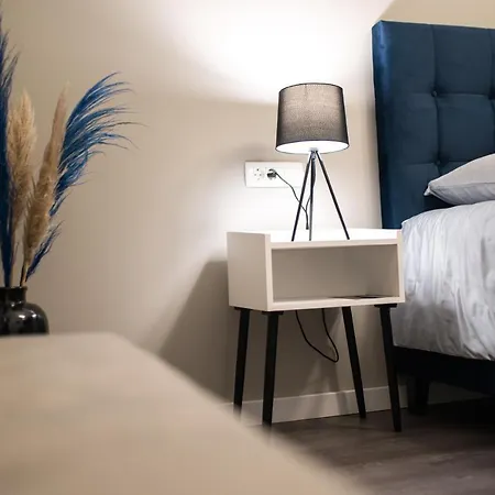 Azzurro Apartment